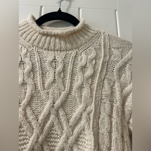 ARITZIA WILFRED Annika Sweater Womens Small
Cream Alpaca Wool Blend Cropped - Picture 3 of 7